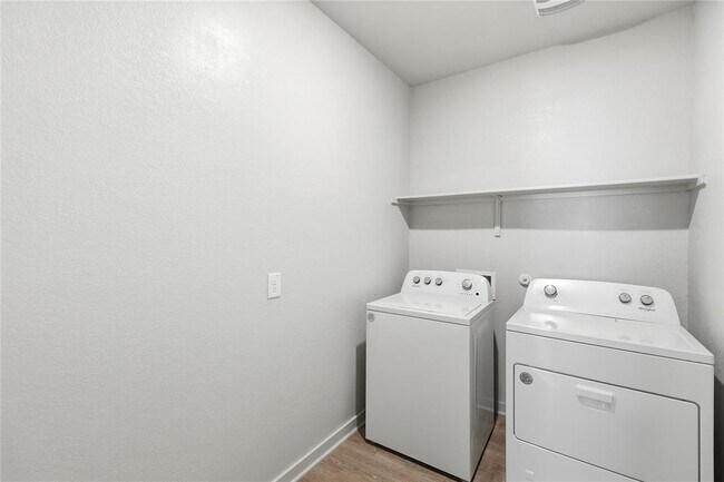 Building Photo - 515 Millbrook Blvd