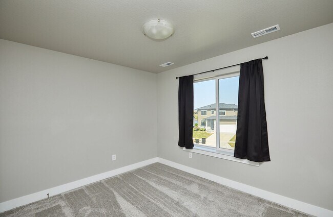 Building Photo - 4 Bedroom, 3 Bathroom Home In Waukee!