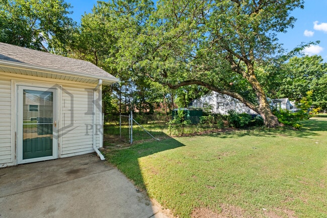 Building Photo - 4949 E Orme St