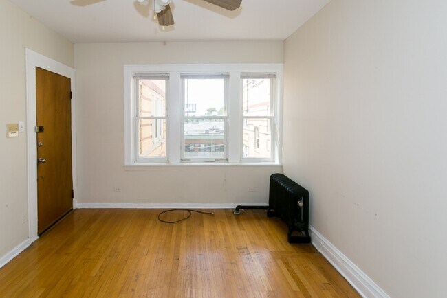 Building Photo - 4409 N Kenneth Ave