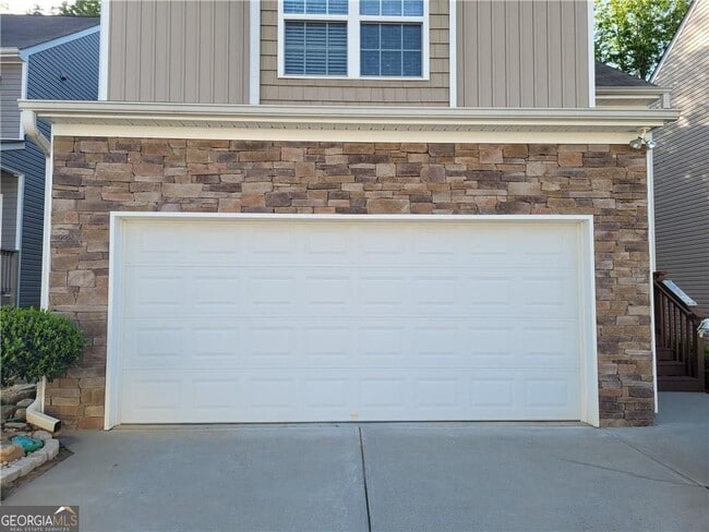 Building Photo - 573 Arrowhead Dr