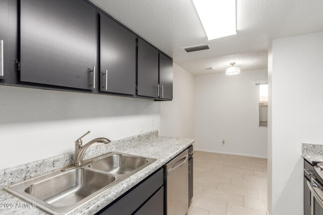 Building Photo - 4764 W Palo Verde Dr