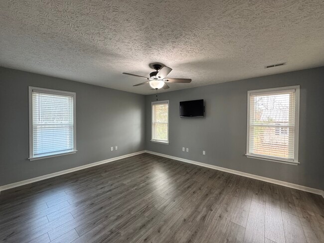 Building Photo - 42 Lodge Rd