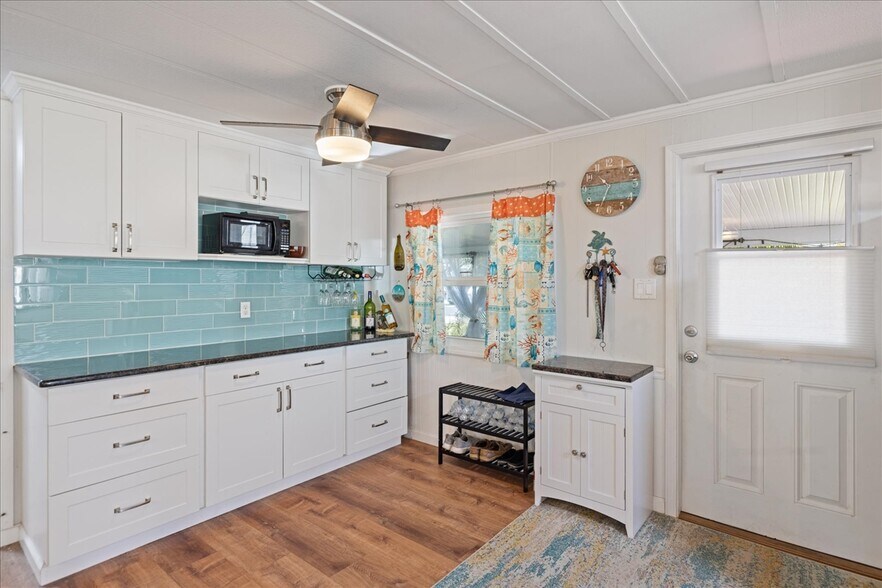 Building Photo - 4680 Fiji Ln