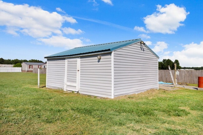 Building Photo - *SPACIOUS HOME IN PIKEVILLE SCHOOL DISTRICT*