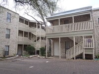 Building Photo - 4401 Speedway- Free Cable and Internet-Available for August!