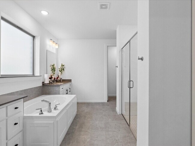 Building Photo - Spacious Home with Soaring Ceilings, Dual ...