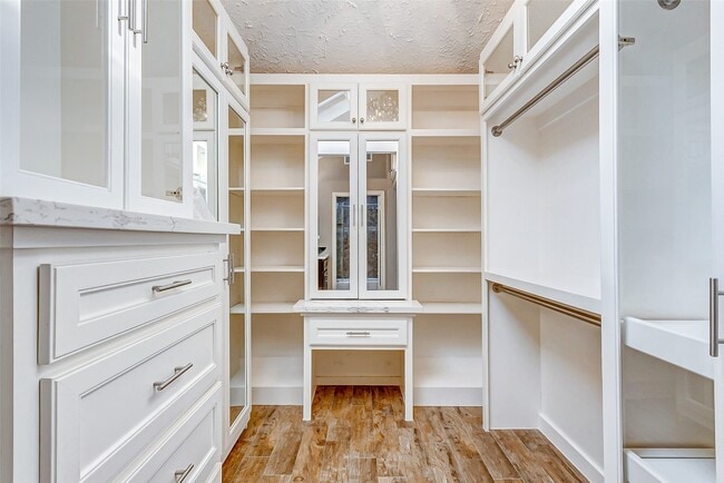 Building Photo - 20218 White Poplar Dr