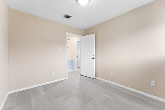Building Photo - 1431 Epsilon St