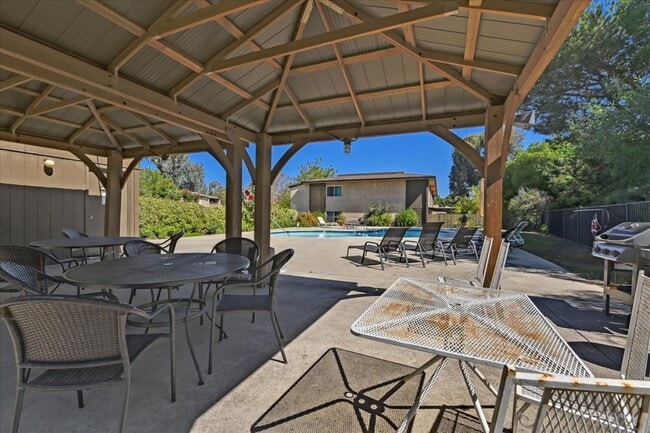 Building Photo - 9175 Campina Dr