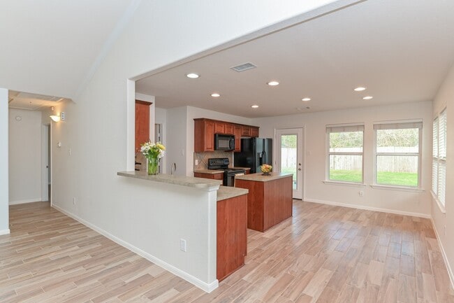 Building Photo - 4022 Mt Everest Way