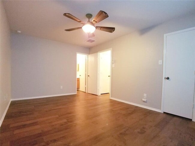 Building Photo - 8138 Forest Glen Dr