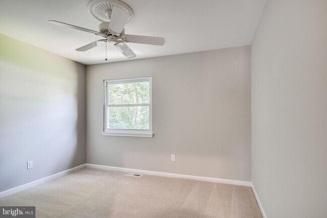 Building Photo - 5415 Helm Ct