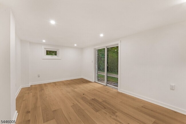 Building Photo - 5E Somerset Hills Village