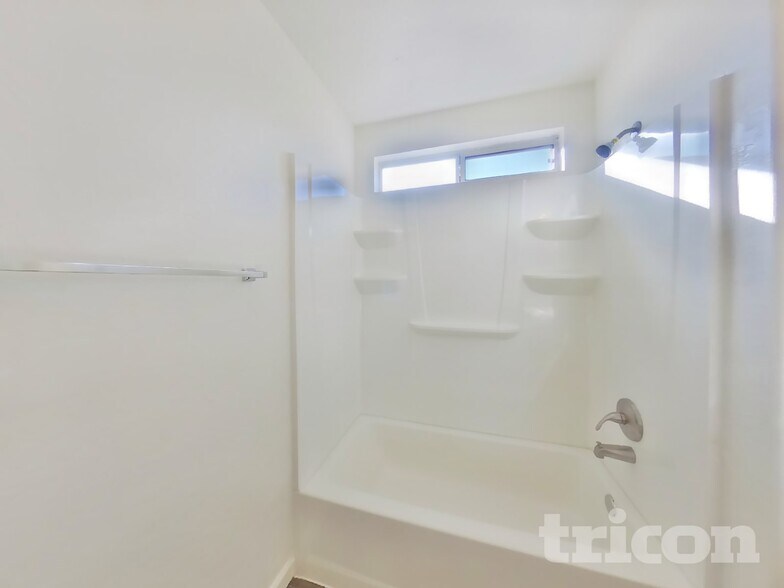 Building Photo - 4314 S Emery St