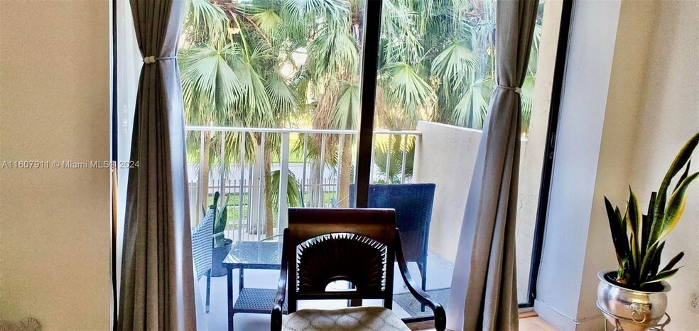 Building Photo - 2350 NE 135th St