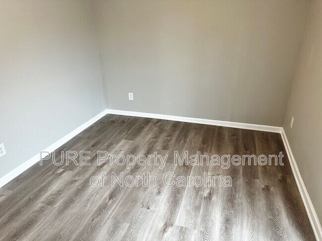 Building Photo - 213 Irma Ave