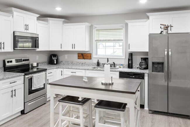 Building Photo - 106 Lafon Dr
