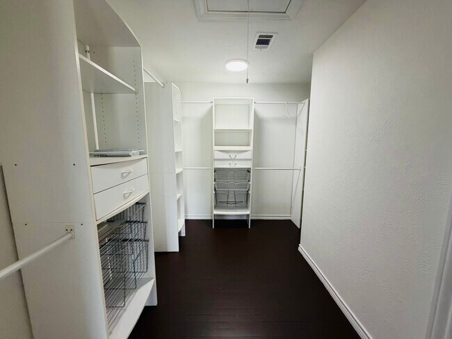 Building Photo - 5080 Browning Dr