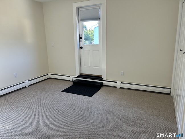 Building Photo - 2561 Whitney Ave