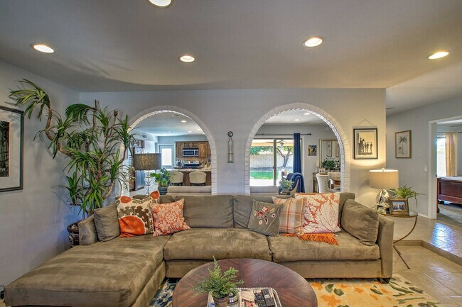 Building Photo - 8109 East Vía Sonrisa-SI ID1385972P