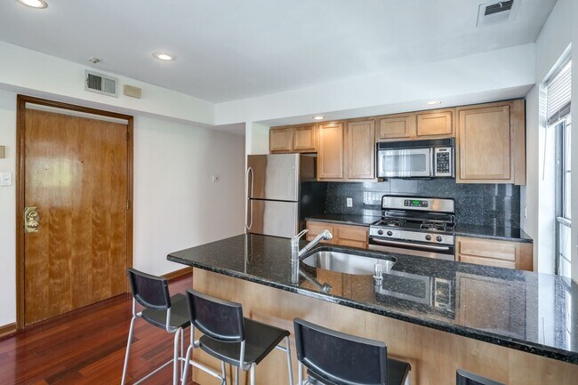 Building Photo - 617 S 18th St