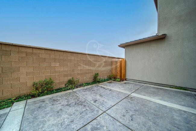 Building Photo - Gorgeous 4 bd 3ba home in Rocklin