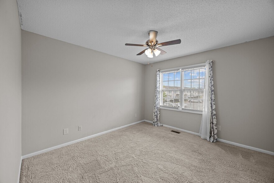 Building Photo - 3809 E Vancroft Cir