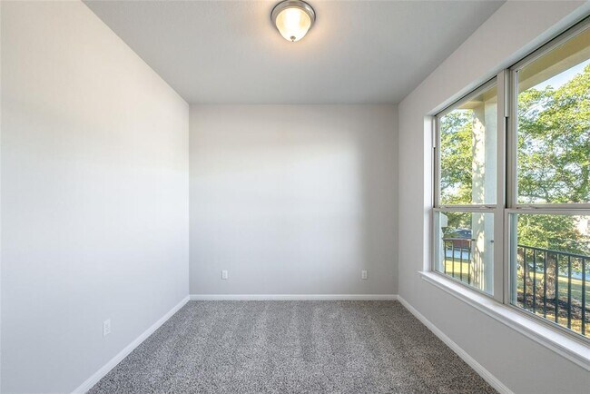 Building Photo - 104 Chalk Lake Cove