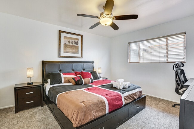 Building Photo - 6805 E 2nd St