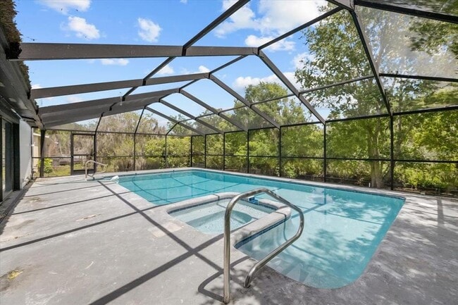 Building Photo - 11218 Creek View Dr