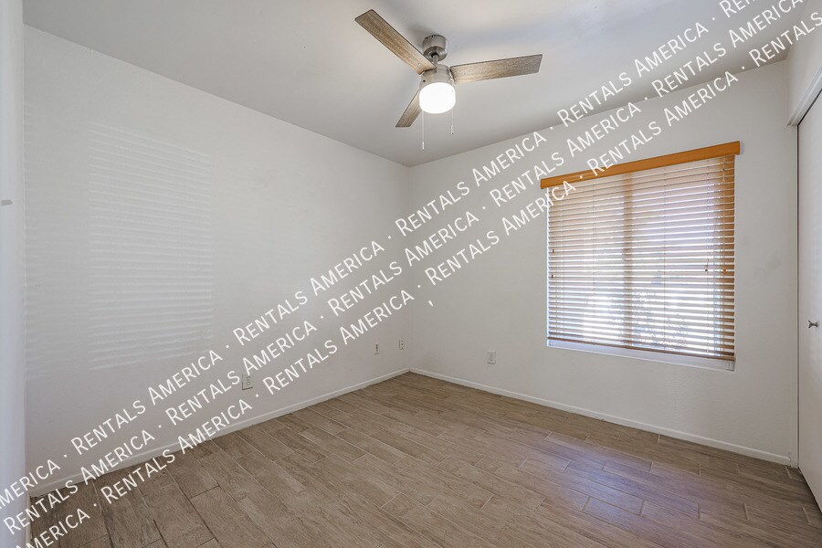 Building Photo - 913 W Jerome Cir