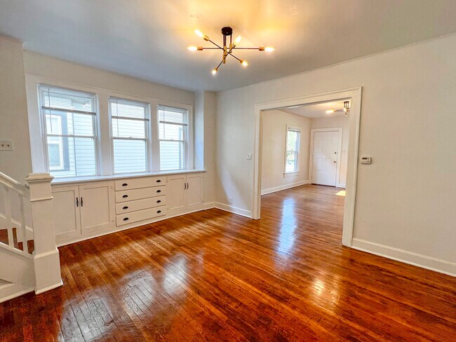 Building Photo - 4813 N College Ave