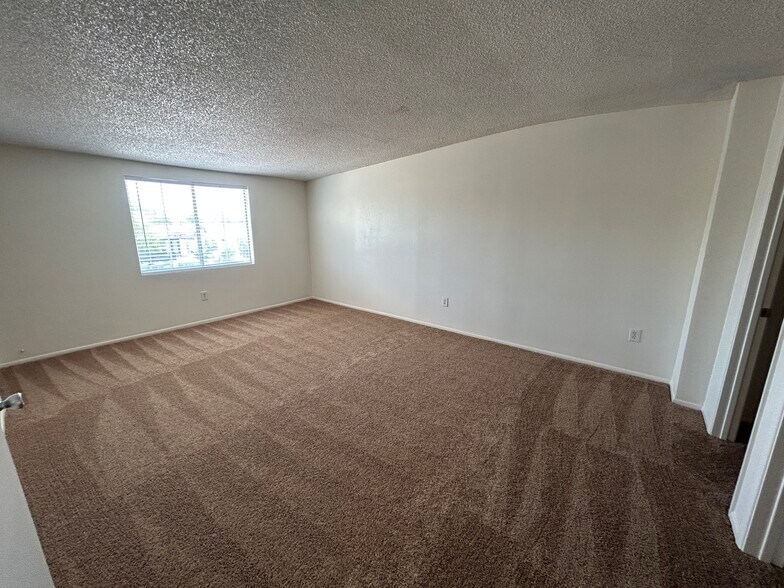 Building Photo - 8014 W Osborn Rd