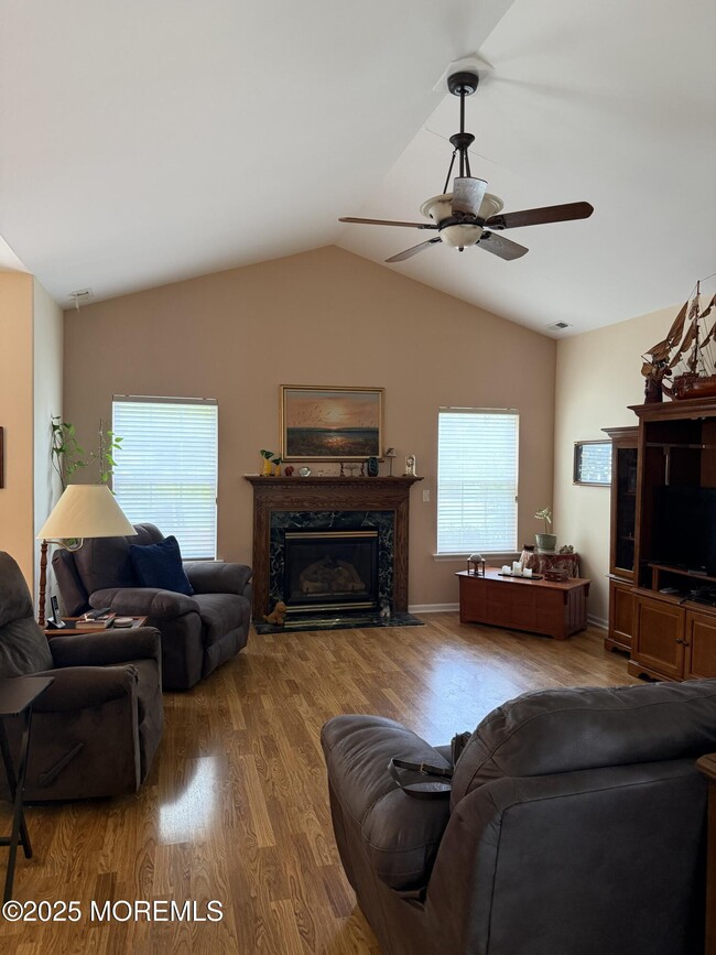 Building Photo - 48 Saxony Cir