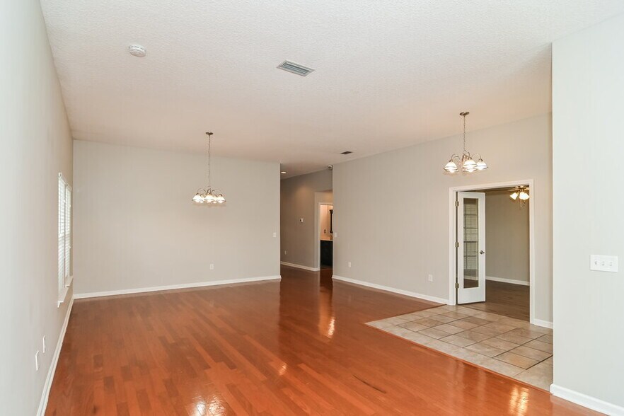 Building Photo - 1798 Chatham Village Dr