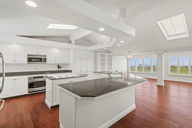 Building Photo - Stunning *VIEW* home for rent in desirable...