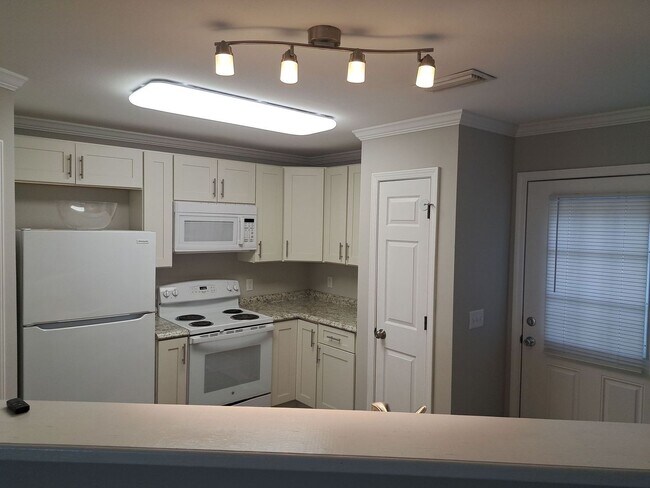 Building Photo - 7325 Claudia's Way