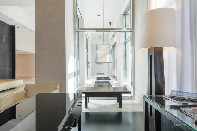 Building Photo - 219 Brannan St