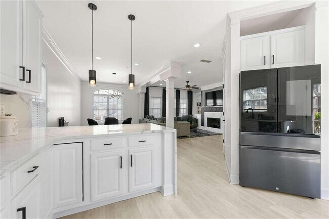 Building Photo - 1501 Glenivy