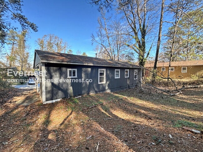 Building Photo - 3 Bed, 2 Bath Home with Carport / Pet-Friendly / Coming Soon!