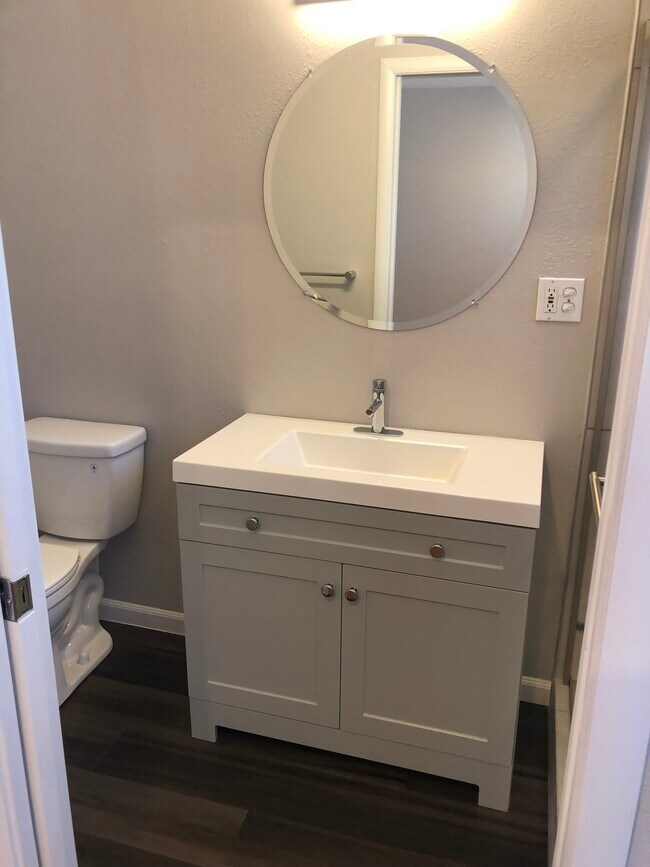 Building Photo - 401 15th Ave