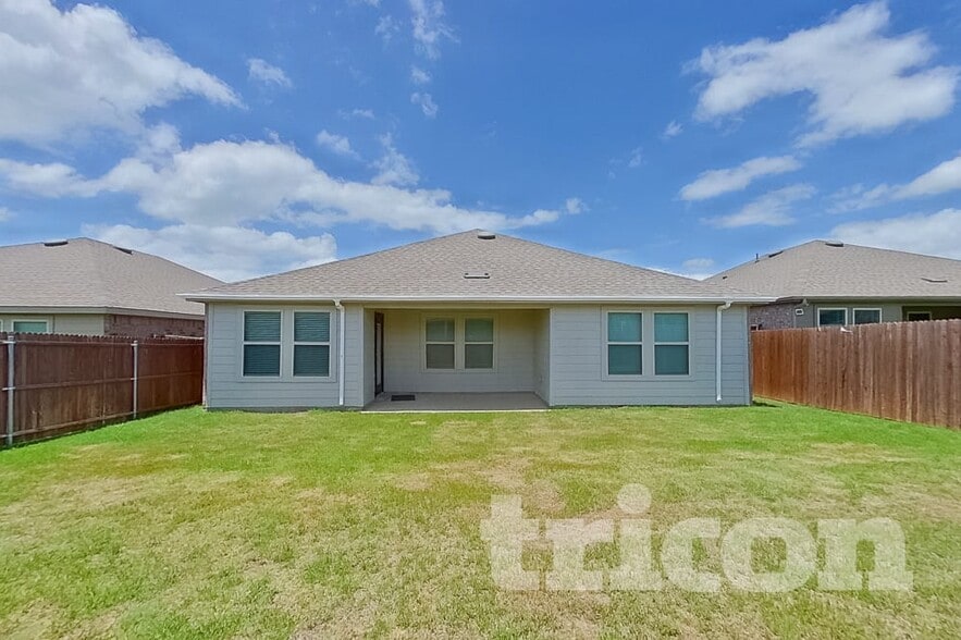 Building Photo - 848 Glover Dr