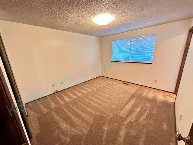 Building Photo - 5021 SE 111th Ave