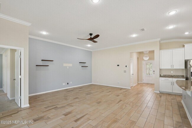 Building Photo - 649 Shetland Dr