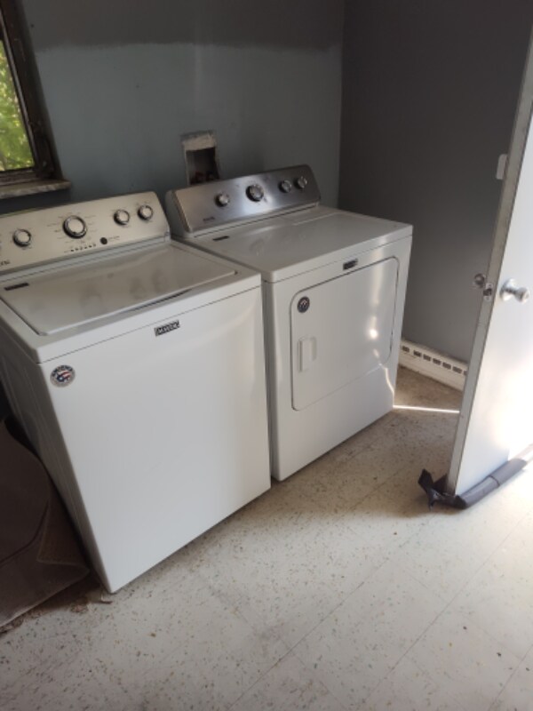 Building Photo - 1232 Oak Grove Ave