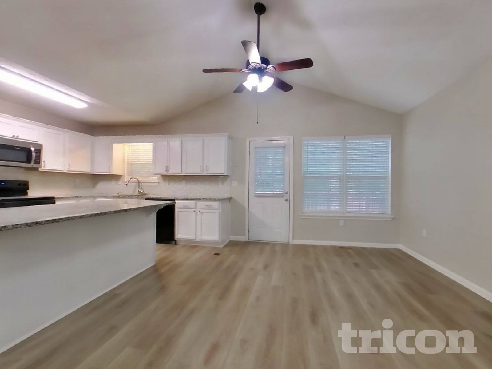 Building Photo - 2211 Ashton Dr