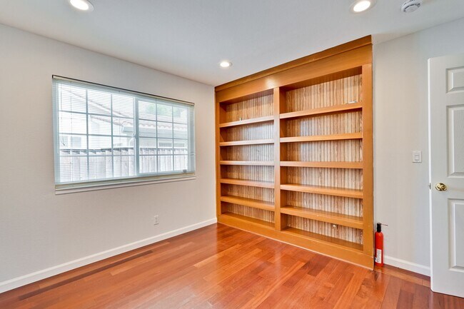 Building Photo - Spacious 3-Bed Almaden Valley Home with Bo...