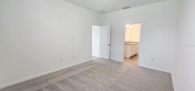 Building Photo - 429 Silver Palm Dr