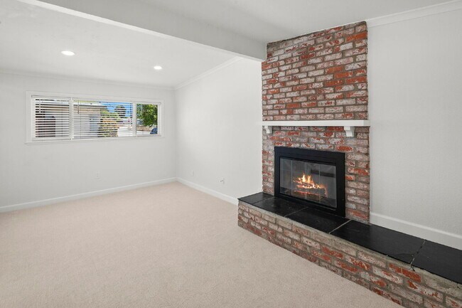 Building Photo - Welcome to your rare gem, dream home in Clairemont, San Diego!